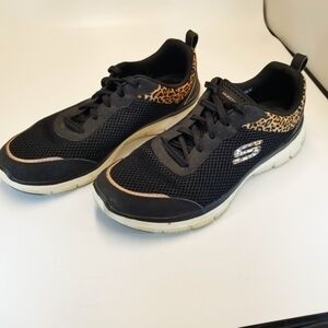 Skechers Flex Appeal Womans Size 11 Black Mesh Athletic Lace Up Animal Print